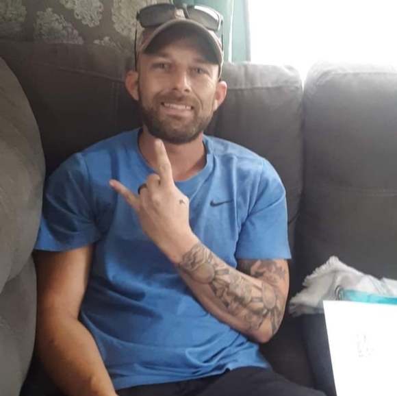 Meet your Posher, Adam - Picture 2 of 2